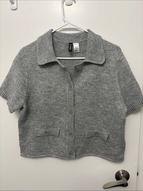 H&M knit sweater top size medium